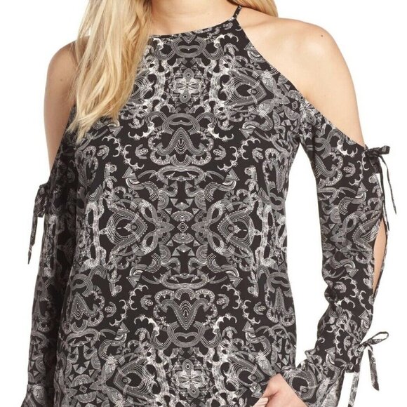 TROUVE BNWT Women Cold Shoulder Blouse Size Small White Black Deco Print - Picture 1 of 9